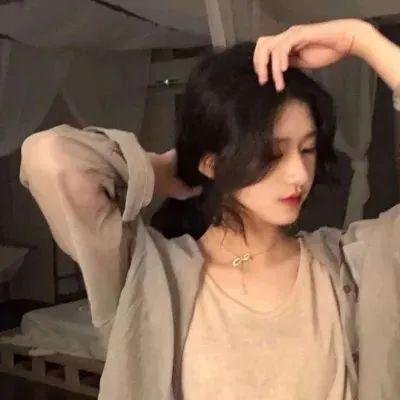 白莲花度假村第一季